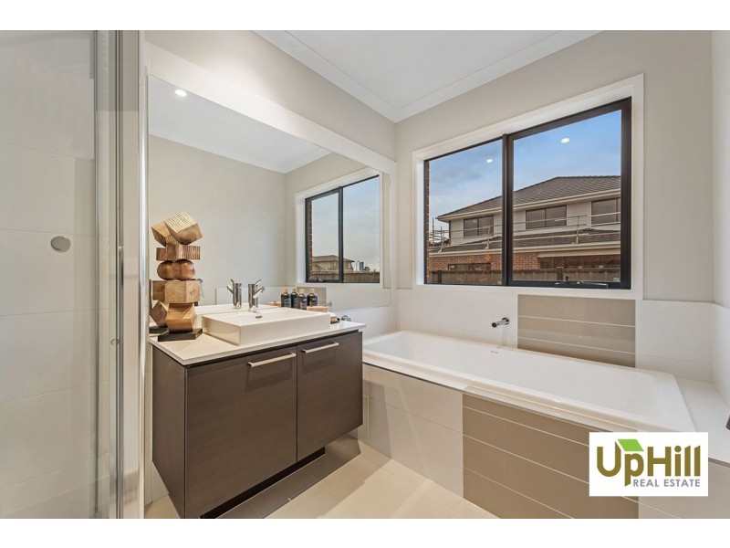 1/35 Manuka road, Berwick VIC 3806