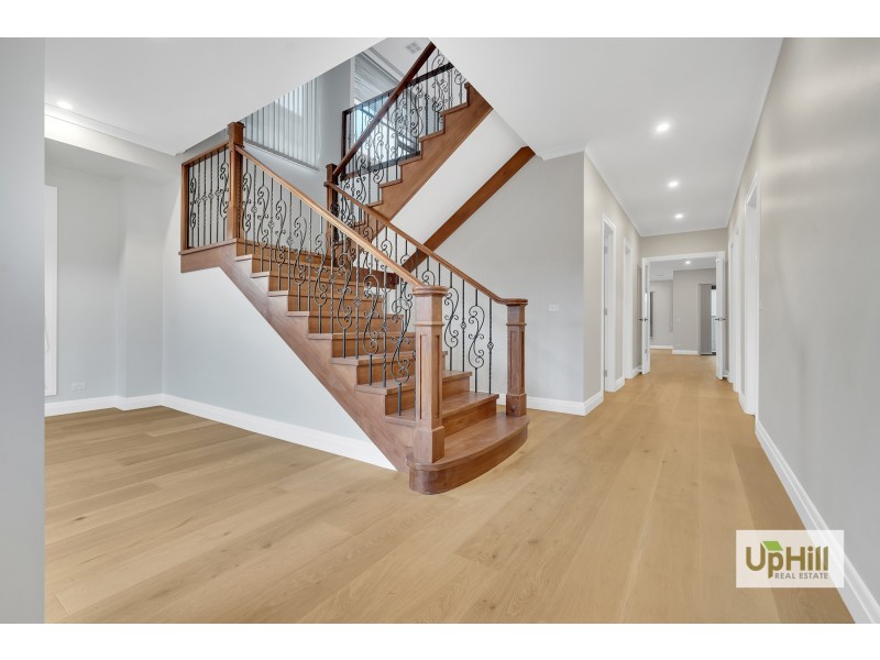 34 Gallant Drive, Clyde North VIC 3978