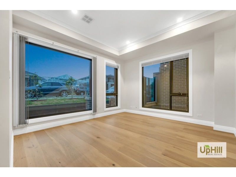 34 Gallant Drive, Clyde North VIC 3978