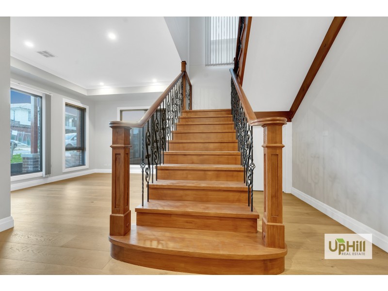 34 Gallant Drive, Clyde North VIC 3978