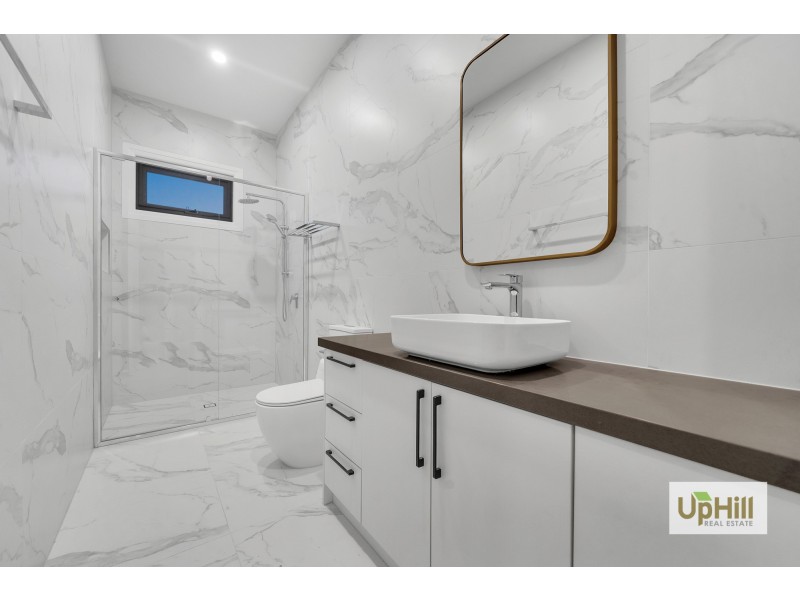 34 Gallant Drive, Clyde North VIC 3978