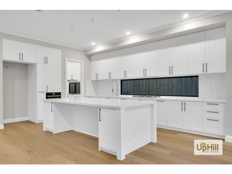 34 Gallant Drive, Clyde North VIC 3978