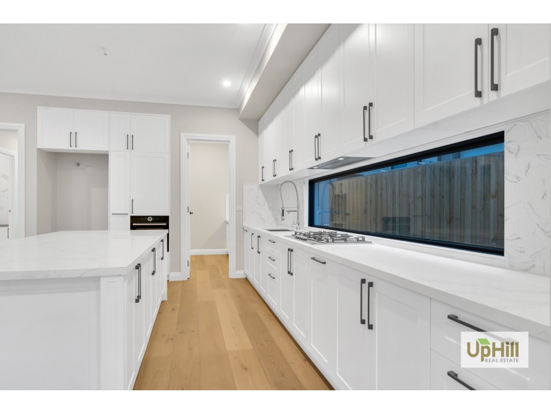 34 Gallant Drive, Clyde North VIC 3978