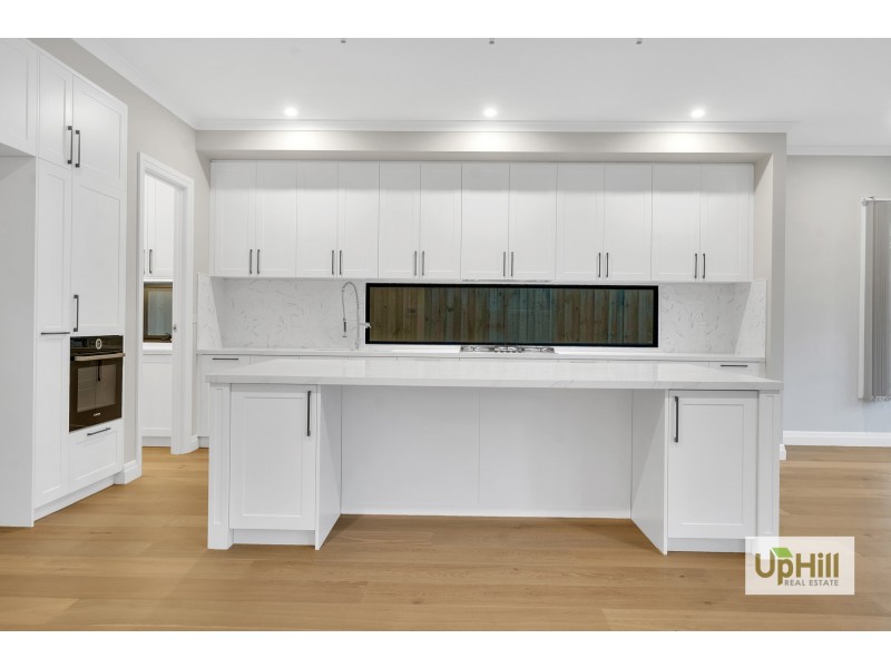 34 Gallant Drive, Clyde North VIC 3978