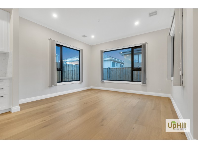 34 Gallant Drive, Clyde North VIC 3978