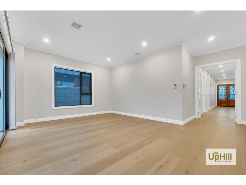 34 Gallant Drive, Clyde North VIC 3978