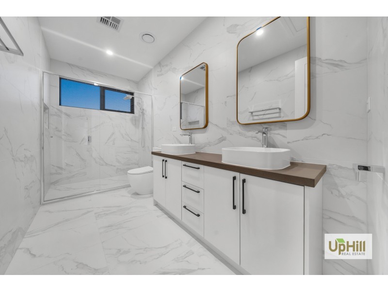 34 Gallant Drive, Clyde North VIC 3978