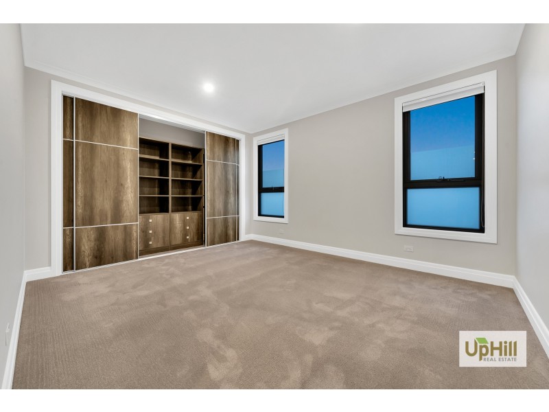 34 Gallant Drive, Clyde North VIC 3978