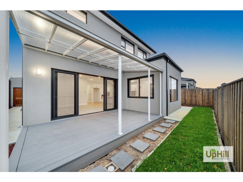 34 Gallant Drive, Clyde North VIC 3978