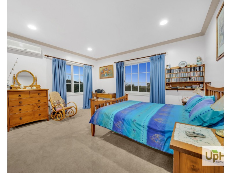 10 Aranmore Crescent, Narre Warren North VIC 3804