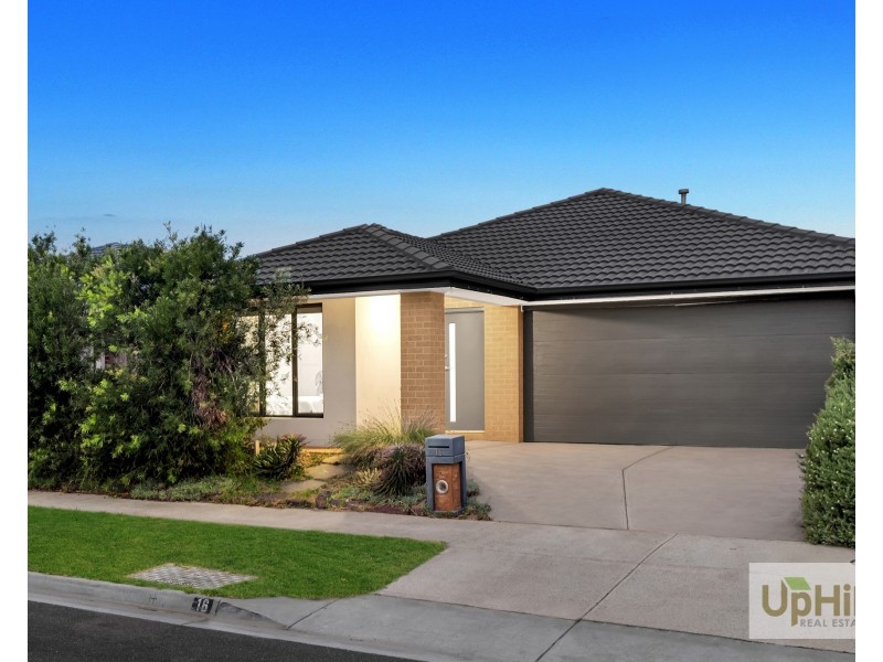 16 Trainers Way, Clyde North VIC 3978