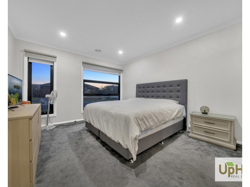 79 Moxham Drive, Clyde North VIC 3978