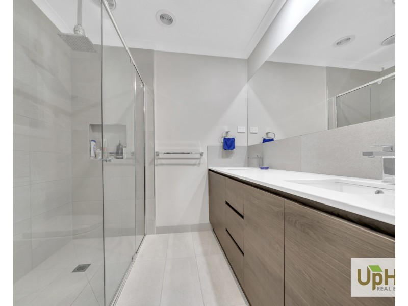 79 Moxham Drive, Clyde North VIC 3978