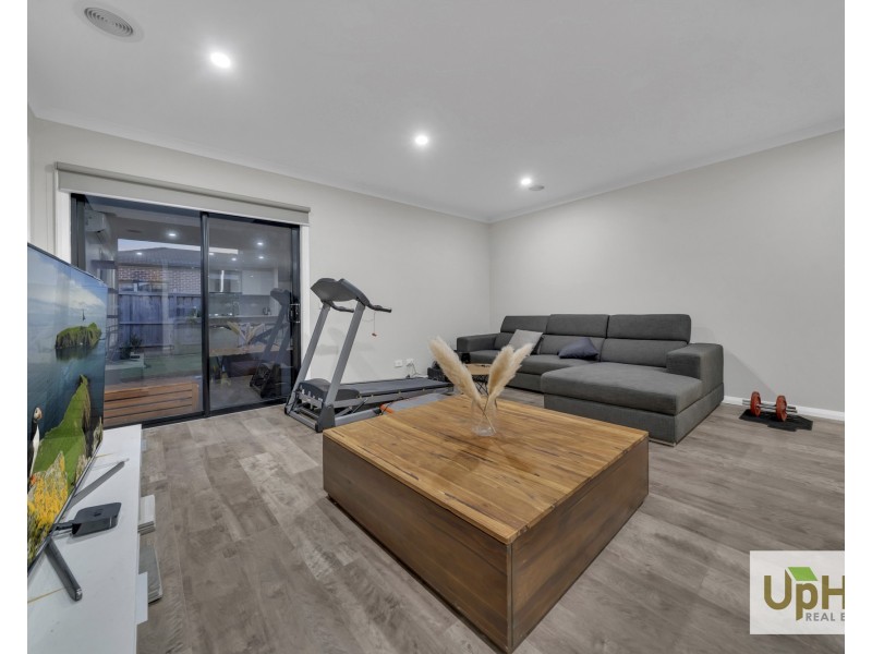 79 Moxham Drive, Clyde North VIC 3978
