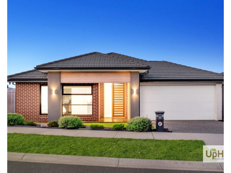 24 Gallant Drive, Clyde North VIC 3978