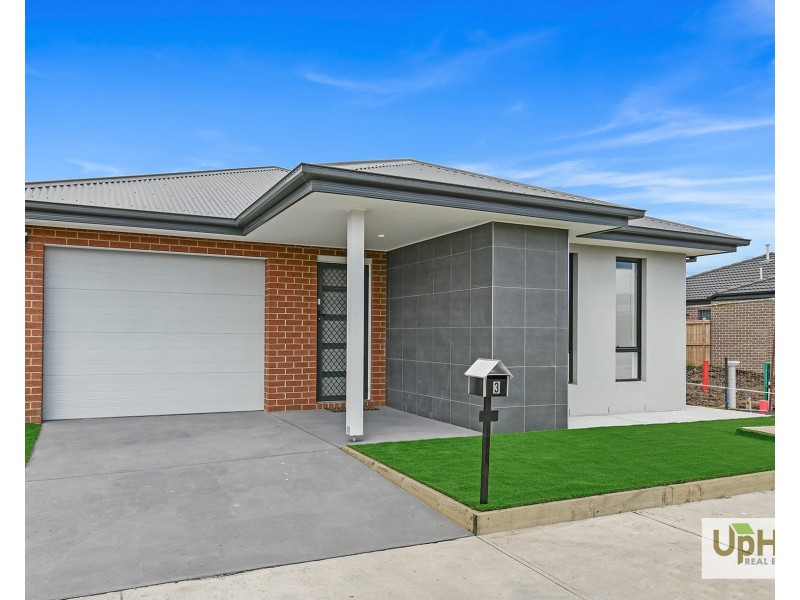 3 Ironstone Street, Cranbourne East VIC 3977