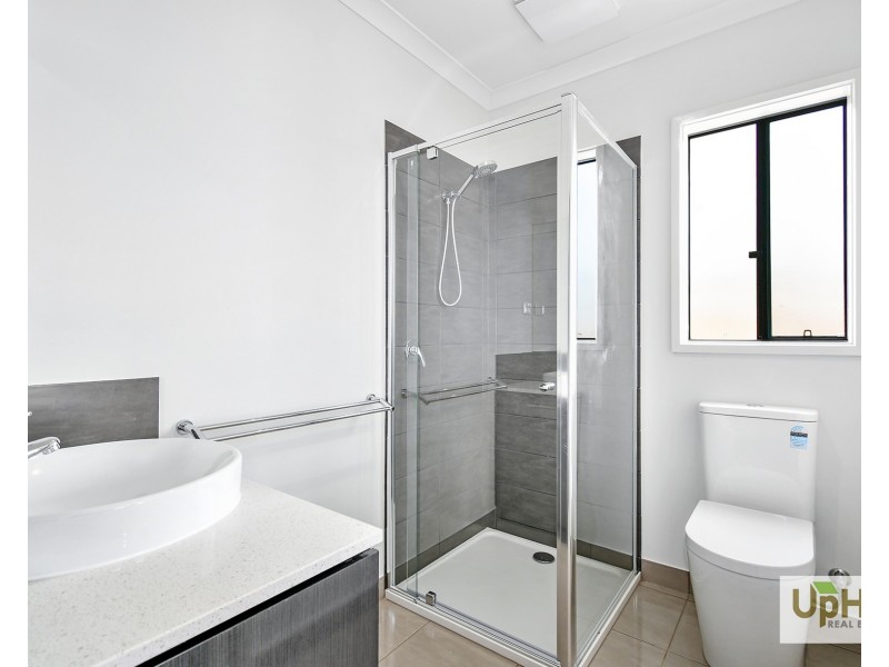 3 Ironstone Street, Cranbourne East VIC 3977