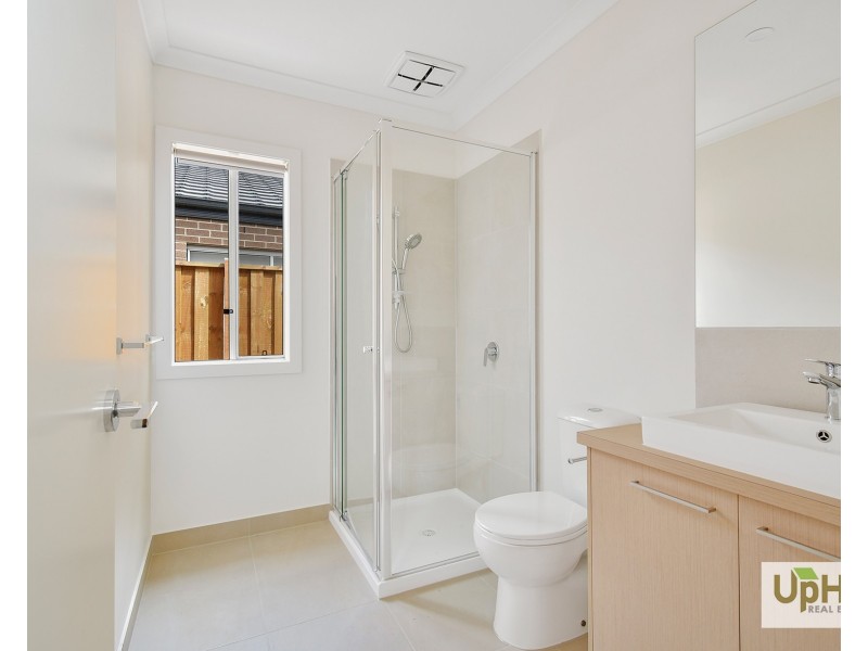 12 Aravalli Crescent, Clyde North VIC 3978