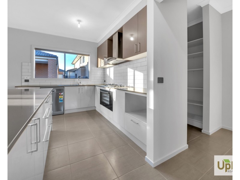 1 Shrewsbury Place, Clyde VIC 3978