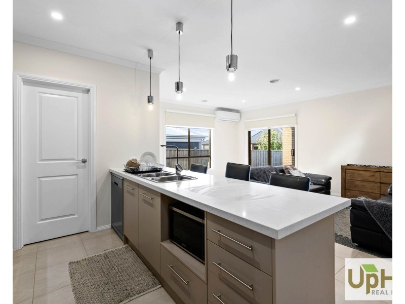 19 Jasper Way, Officer VIC 3809