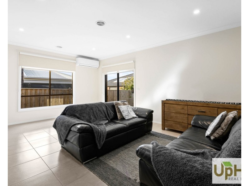 19 Jasper Way, Officer VIC 3809