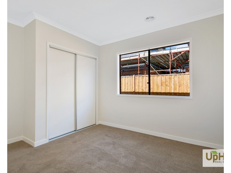 26 Aravalli Crescent, Clyde North VIC 3978
