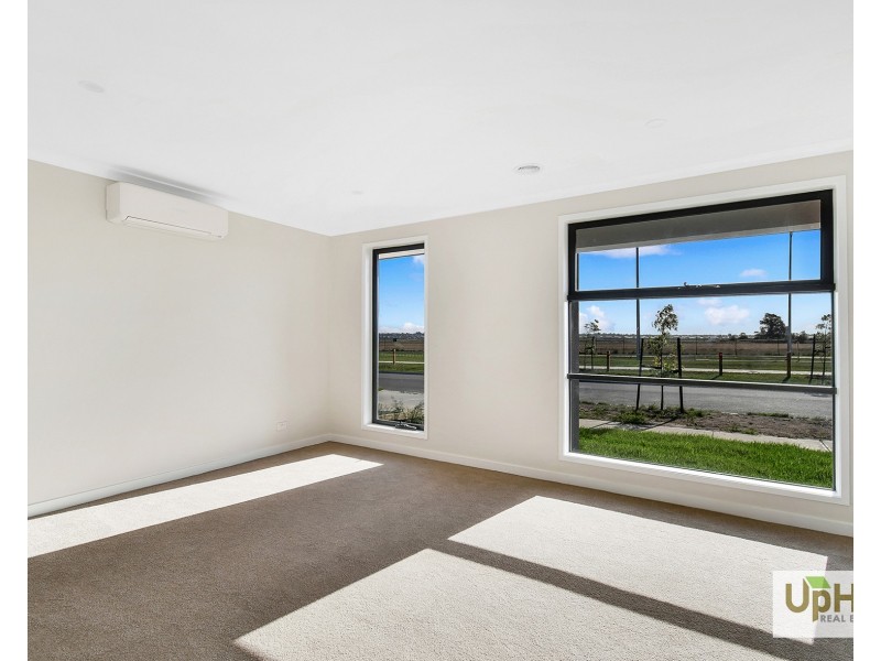 26 Aravalli Crescent, Clyde North VIC 3978