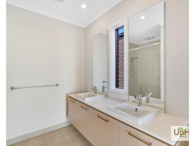 26 Aravalli Crescent, Clyde North VIC 3978