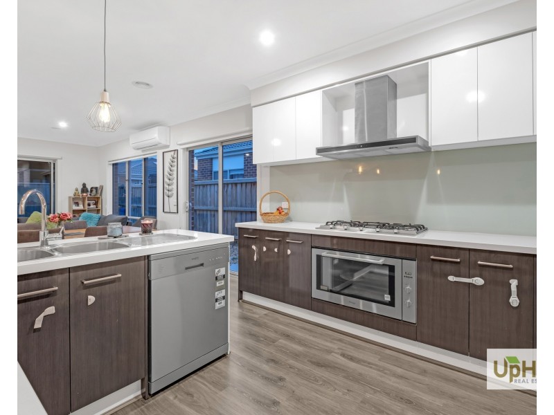 60 Clydevale Avenue, Clyde North VIC 3978