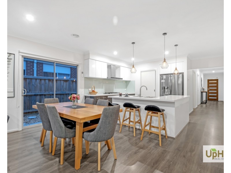 60 Clydevale Avenue, Clyde North VIC 3978