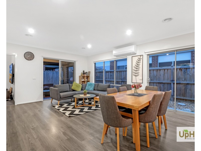 60 Clydevale Avenue, Clyde North VIC 3978