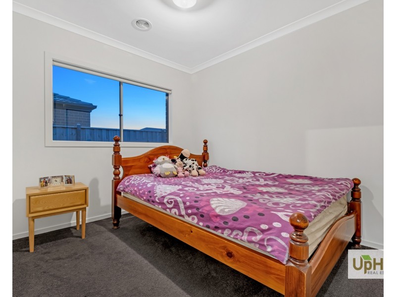 60 Clydevale Avenue, Clyde North VIC 3978