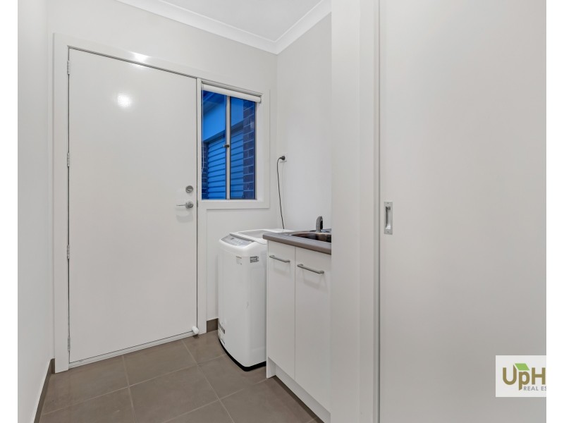 60 Clydevale Avenue, Clyde North VIC 3978