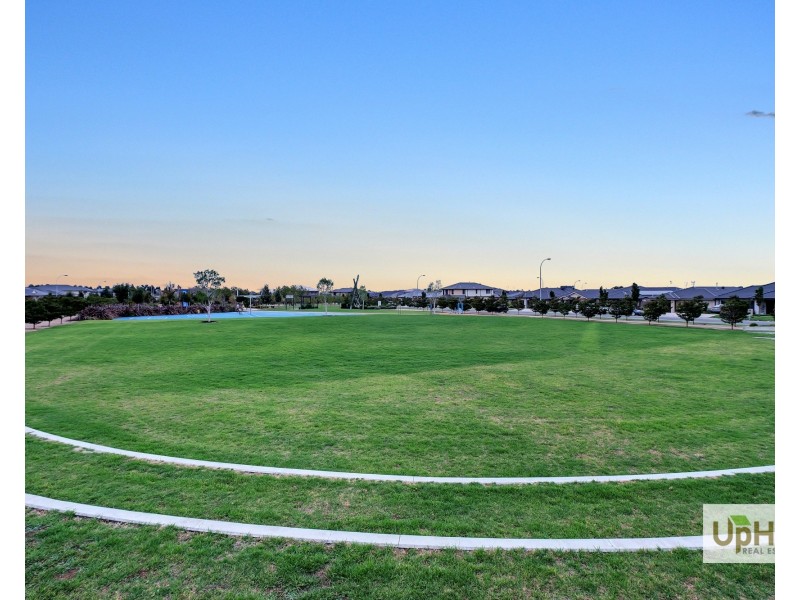 60 Clydevale Avenue, Clyde North VIC 3978