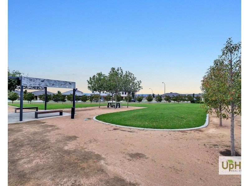 60 Clydevale Avenue, Clyde North VIC 3978