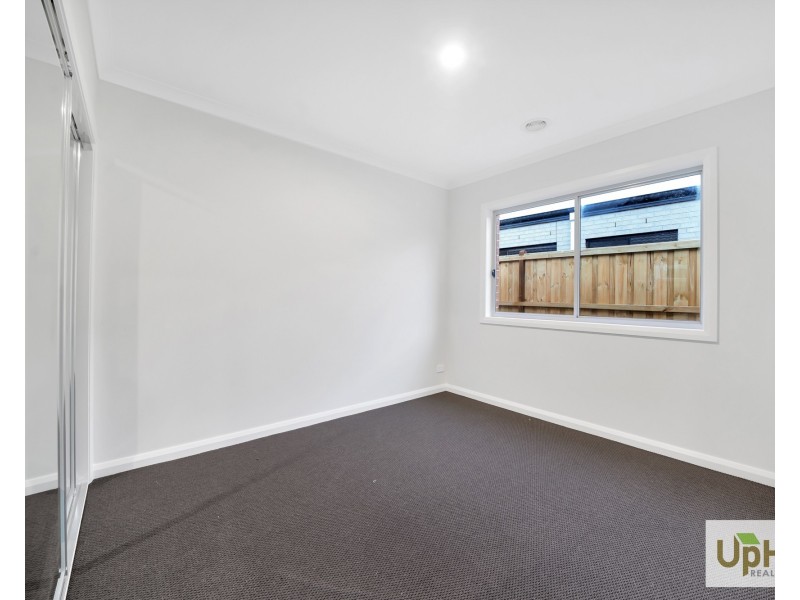 23 Scorchin Drive, Cranbourne South VIC 3977
