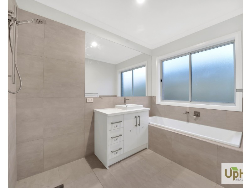 23 Scorchin Drive, Cranbourne South VIC 3977