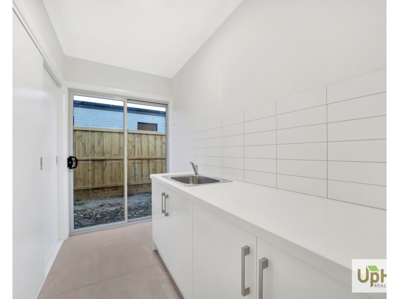 23 Scorchin Drive, Cranbourne South VIC 3977
