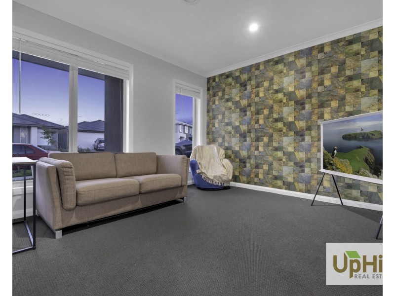 23 Scorchin Drive, Cranbourne South VIC 3977