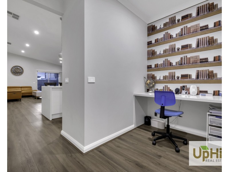 23 Scorchin Drive, Cranbourne South VIC 3977
