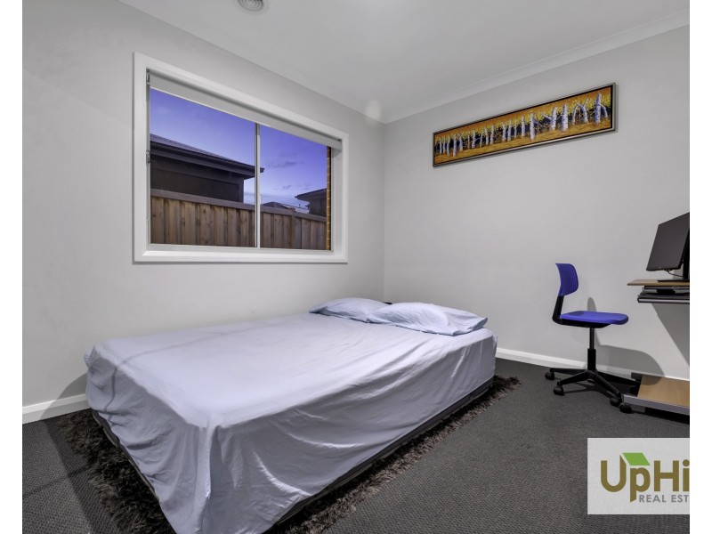 23 Scorchin Drive, Cranbourne South VIC 3977