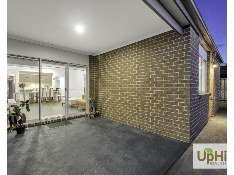 23 Scorchin Drive, Cranbourne South VIC 3977