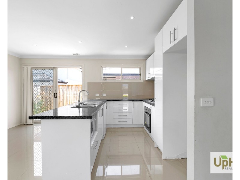 25 Shale Rise, Officer VIC 3809