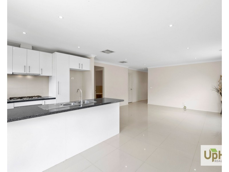 25 Shale Rise, Officer VIC 3809