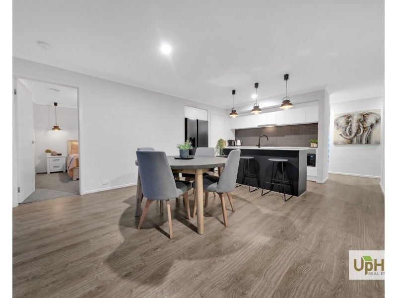 47 Khan Boulevard, Clyde North VIC 3978