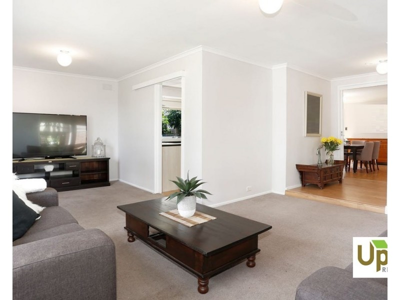 11 Bradford Avenue, Greenvale VIC 3059