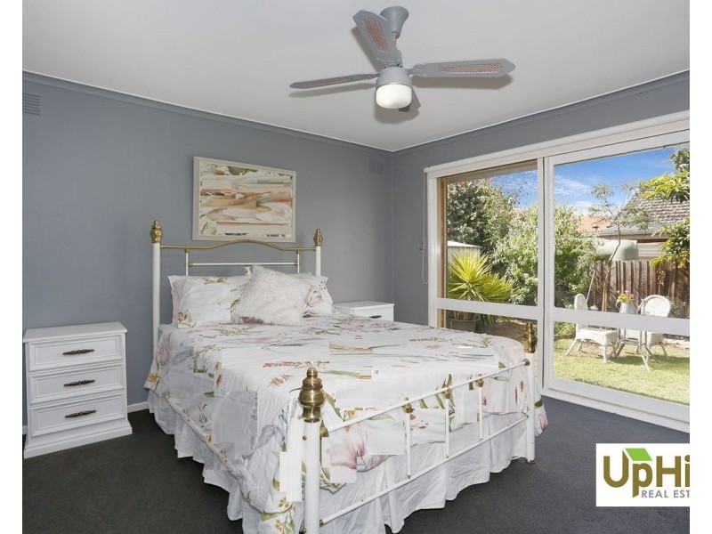 11 Bradford Avenue, Greenvale VIC 3059