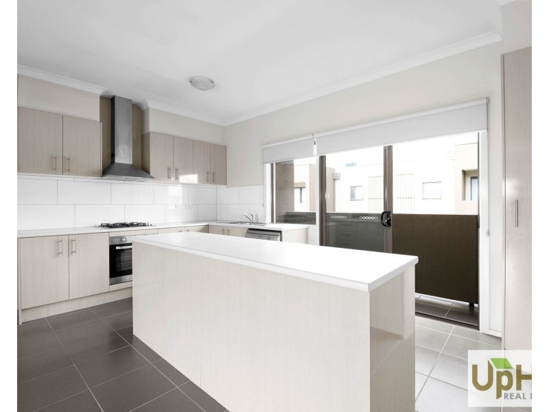 17 Zeta Circuit, Cranbourne North VIC 3977