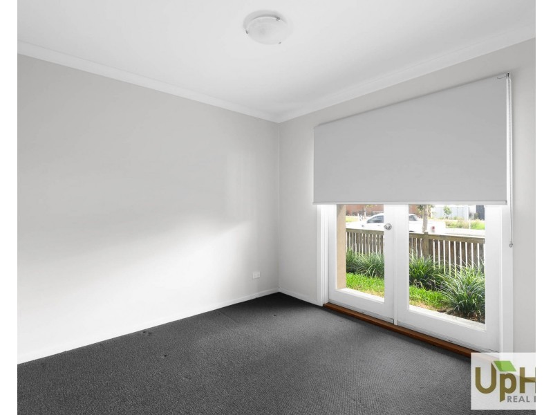 17 Zeta Circuit, Cranbourne North VIC 3977