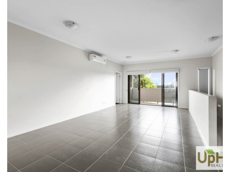 17 Zeta Circuit, Cranbourne North VIC 3977